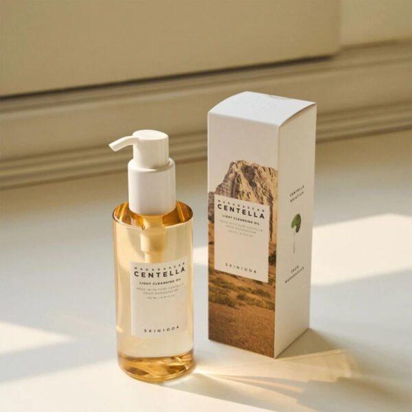 Skin1004 Madagascar Centella Light Cleansing Oil – Image 2